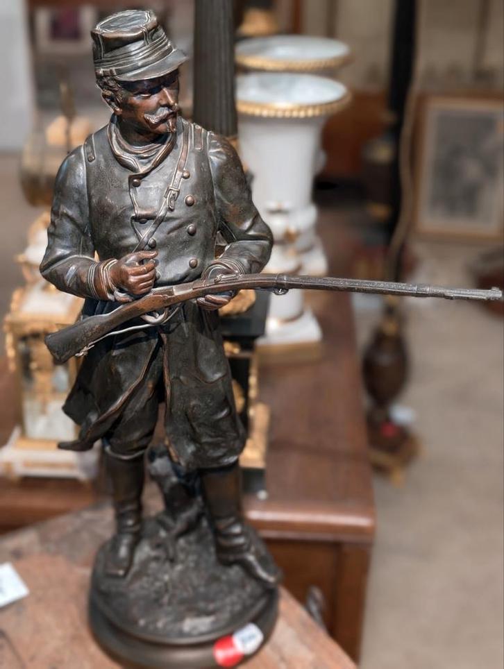 Antiek bronzen beeld 60 cm hoog. €730., Antiek en Kunst, Kunst | Beelden en Houtsnijwerken, Ophalen of Verzenden