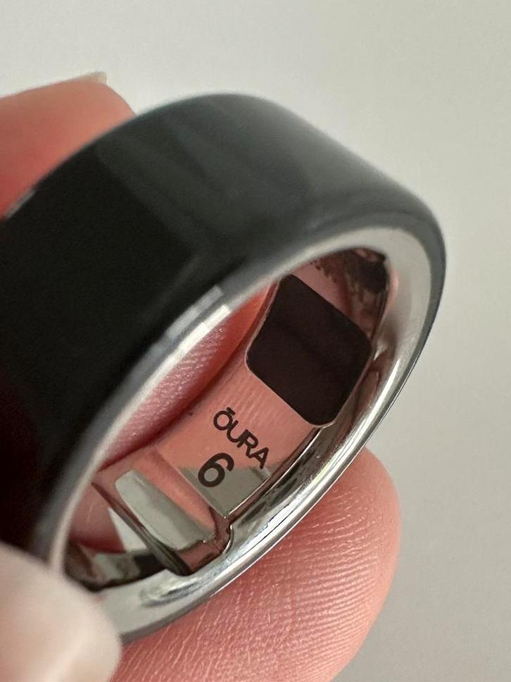 Oura ring gen 4 maat 6, Sieraden, Tassen en Uiterlijk, Ringen, Zo goed als nieuw, Dame of Heer, Kleiner dan 17, Zwart, Overige materialen