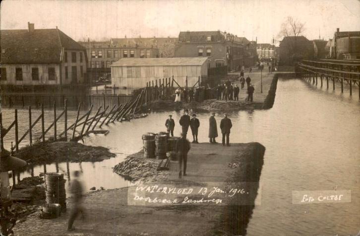 Maastricht - Watervloed - doorbraak zandweg, Verzamelen, Ansichtkaarten | Nederland, Gelopen, Limburg, Voor 1920, Ophalen of Verzenden