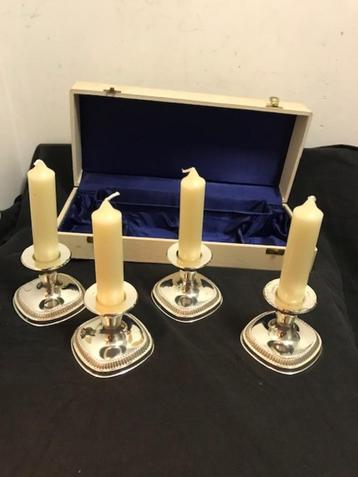 Kaarsenhouders in luxe doos beschikbaar voor biedingen