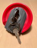 Peugeot 205 nieuwe afsluitbare benzinedop tankdop + sleutel, Ophalen of Verzenden, Nieuw, Peugeot