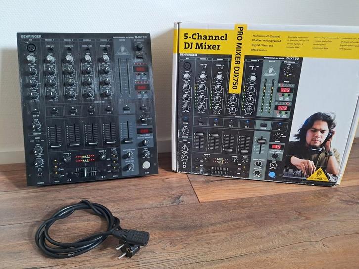 Behringer Djx750 mengpaneel als nieuw, Muziek en Instrumenten, Mengpanelen, Zo goed als nieuw, Ophalen of Verzenden