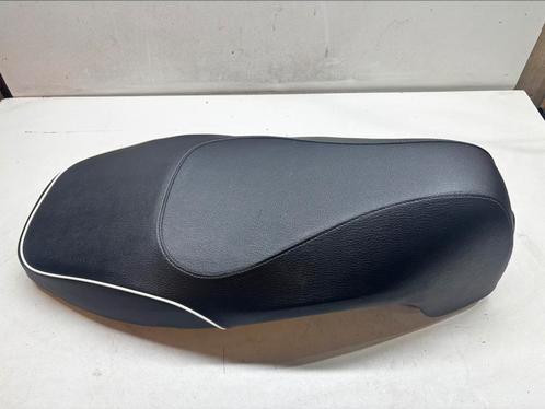 Verschillende zadels Sym, Kymco, Segway, Niu etc, Fietsen en Brommers, Brommeronderdelen | Scooters, Gebruikt, SYM, Zadel, Ophalen of Verzenden