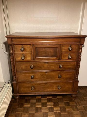 Antieke originele houten Schotse ladekast met 8 lades beschikbaar voor biedingen