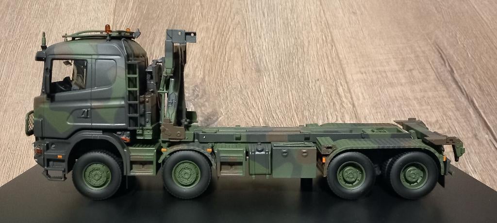 Scania WLS met containerlaadsysteem in schaal 1:35, Hobby en Vrije tijd, Modelauto's | Overige schalen, Nieuw, Bus of Vrachtwagen