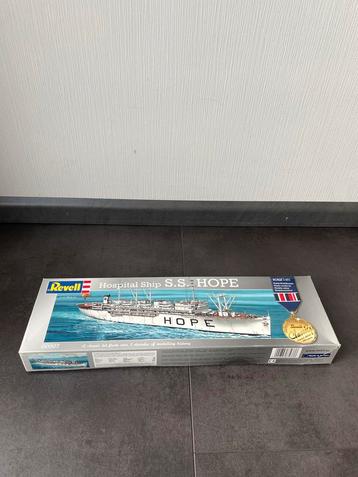 Revell Hospital Ship S.S. Hope 1:471 beschikbaar voor biedingen