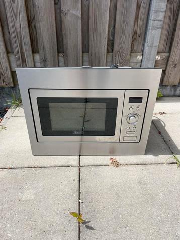Zanussi combi magnetron/oven beschikbaar voor biedingen