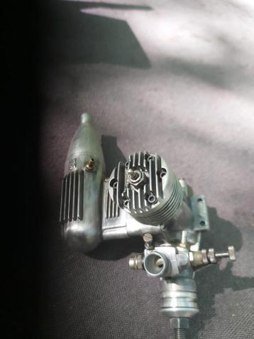 Te koop splinternieuwe vliegtuigmotor in de doos nieuw  beschikbaar voor biedingen