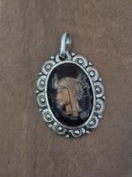 Vintage Cleopatra Hanger, Gebruikt, Ophalen of Verzenden, Zilver, Overige materialen