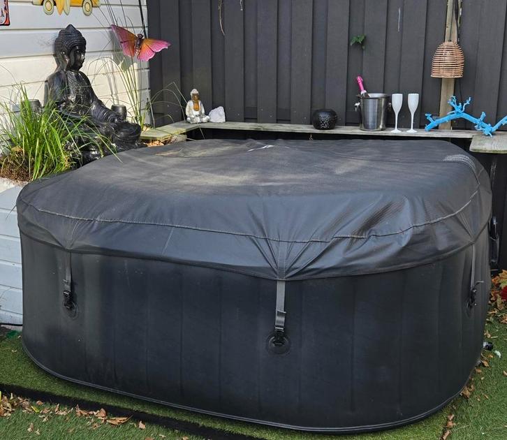 M-Spa opblaasbare 6 p. jacuzzi, bubbelbad,  spa, Tuin en Terras, Overige Tuin en Terras, Zo goed als nieuw, Ophalen of Verzenden
