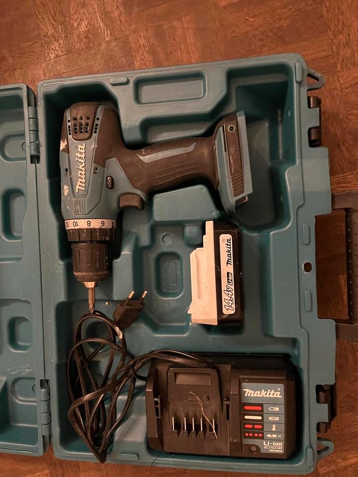Makita 14,4V Schroefmachine in Koffer (Accu Defect?), Doe-het-zelf en Verbouw, Gereedschap | Boormachines, Gebruikt, Boor- en Schroefmachine