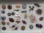 Veel verschillende broches, Sieraden, Tassen en Uiterlijk, Broches, Ophalen of Verzenden, Zo goed als nieuw, Overige kleuren, Overige materialen