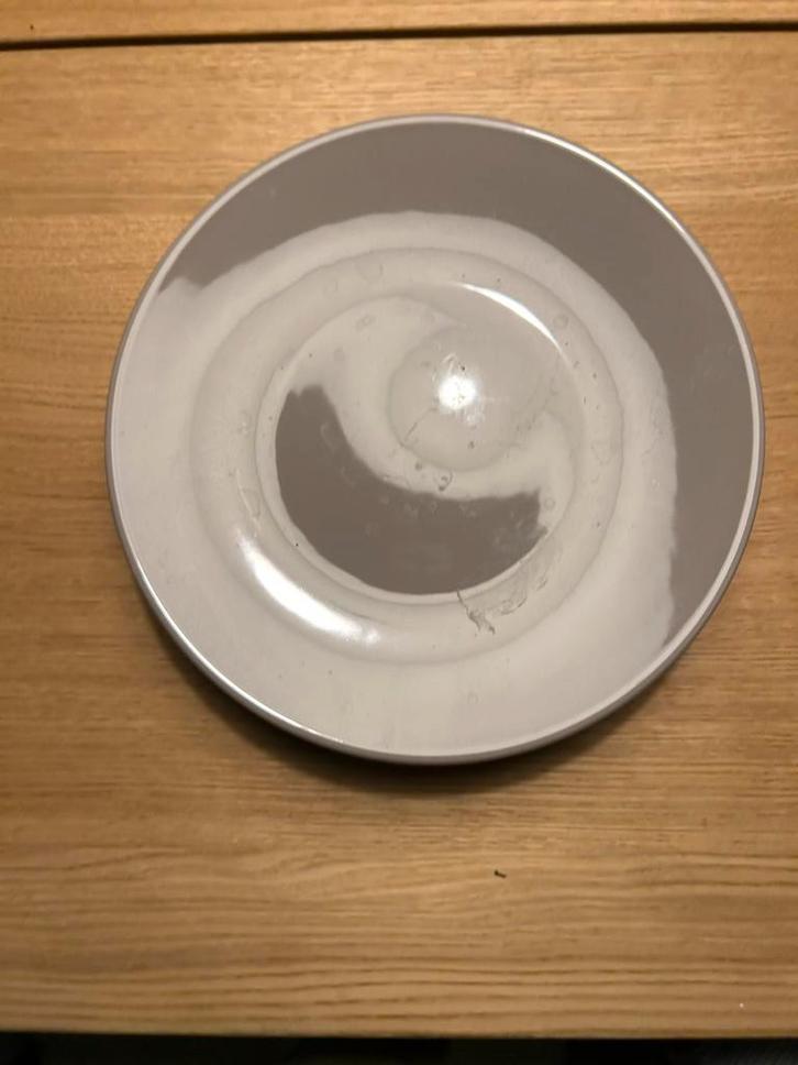 Vista Alegre Borden - Stijlvol Servies. 2 kleuren (4 en 8), Huis en Inrichting, Keuken | Servies, Gebruikt, Bord(en), Overige stijlen