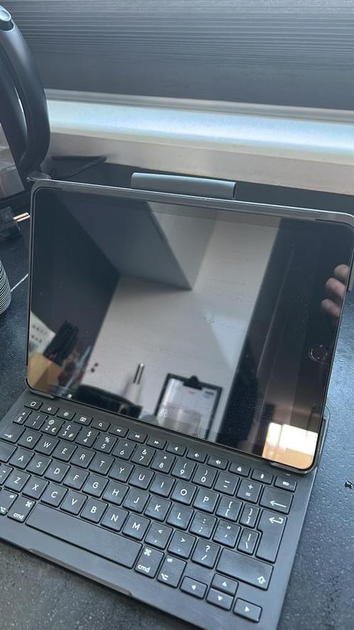 iPad 2021 64GB – Zo goed als nieuw + Logitech accessoires, Computers en Software, Apple iPads, Zo goed als nieuw, Apple iPad, 10 inch