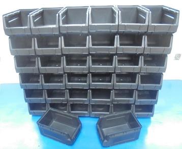 38 Nieuwe zwarte Magazijnbakken , afm 24x14x12 cm beschikbaar voor biedingen
