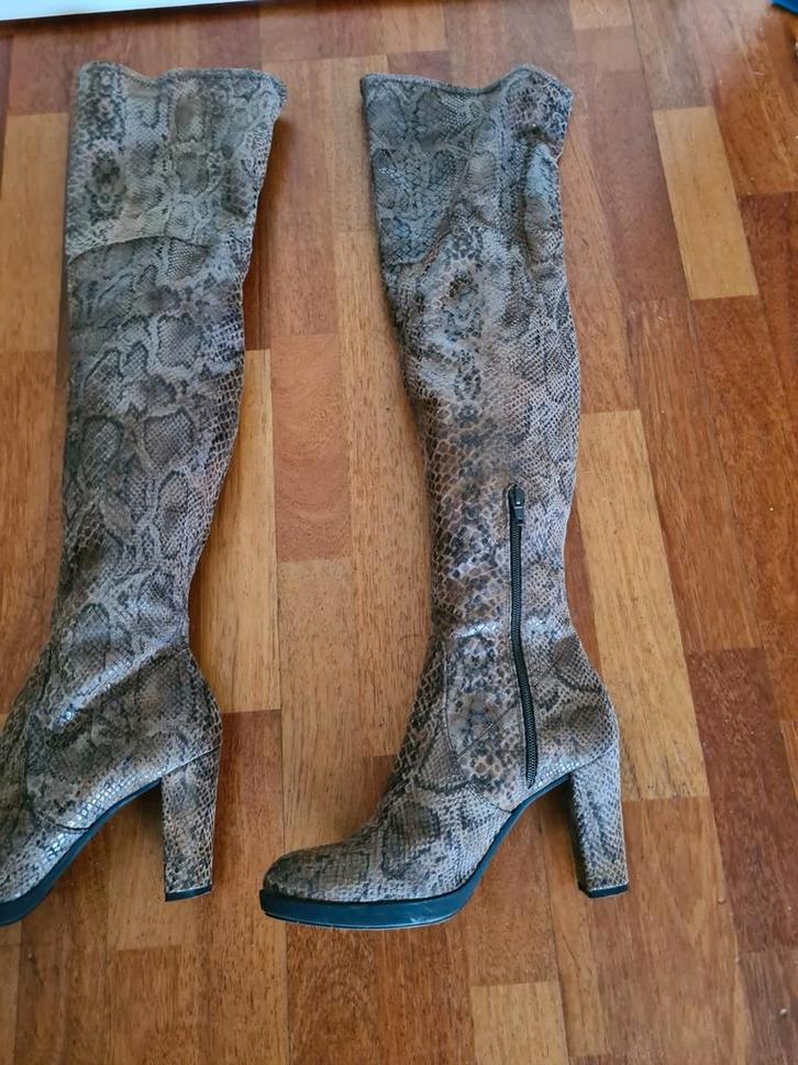 Van der Assem ANGL overknee laarzen mt 39 slangenprint, Kleding | Dames, Schoenen, Zo goed als nieuw, Hoge laarzen, Bruin, Ophalen of Verzenden