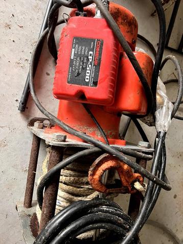 Diverse tuinmachines een elektrische lier beschikbaar voor biedingen