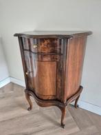 Bijzettafel / nachtkast van het italiaanse merk Selva., Huis en Inrichting, Minder dan 55 cm, Ophalen of Verzenden, Zo goed als nieuw