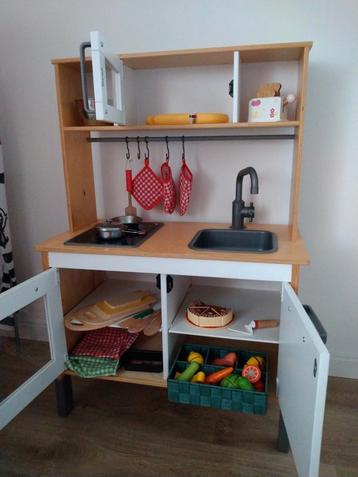 Ikea Duktig speelkeuken en toebehoren beschikbaar voor biedingen