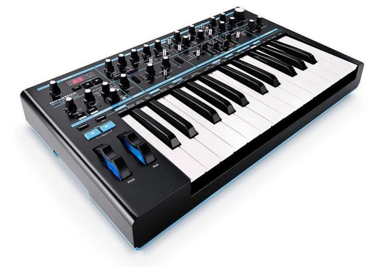 Novation Bassstation 2, ongebruikt, Muziek en Instrumenten, Synthesizers, Zo goed als nieuw, 49 toetsen, Novation, Met midi-aansluiting