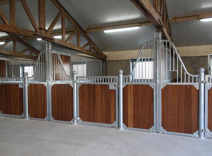 43. Paardenstal | stalwand | voorwand paardenbox | open stal, Dieren en Toebehoren, Stalling en Weidegang, Stalling, 1 paard of pony