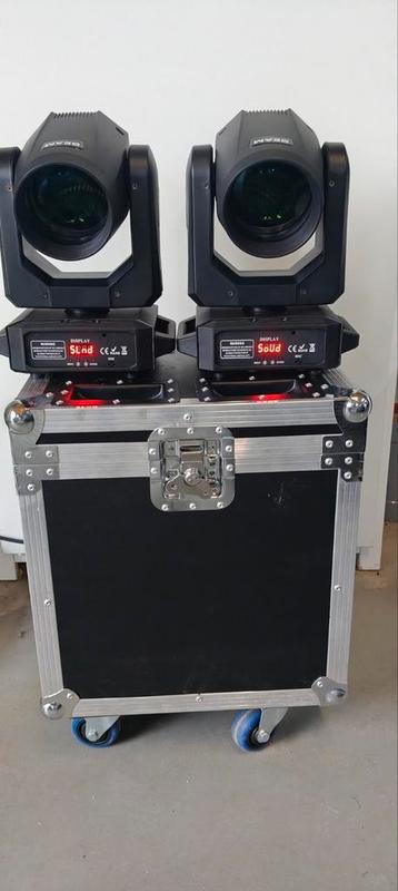 2x 150W LED Beam Movinghead met flightcases. beschikbaar voor biedingen