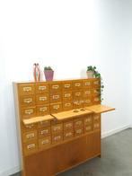 Oude houten ladekast met uitschuifbare planken vintage, Antiek en Kunst, Antiek | Meubels | Kasten, Ophalen of Verzenden