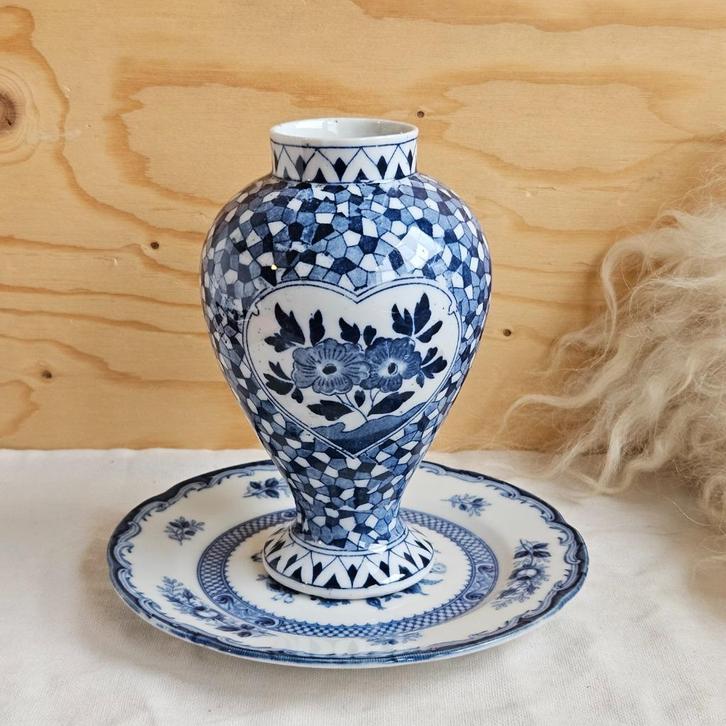 Mosa Louis Regout vaasje blauw wit, Antiek en Kunst, Antiek | Vazen, Ophalen of Verzenden