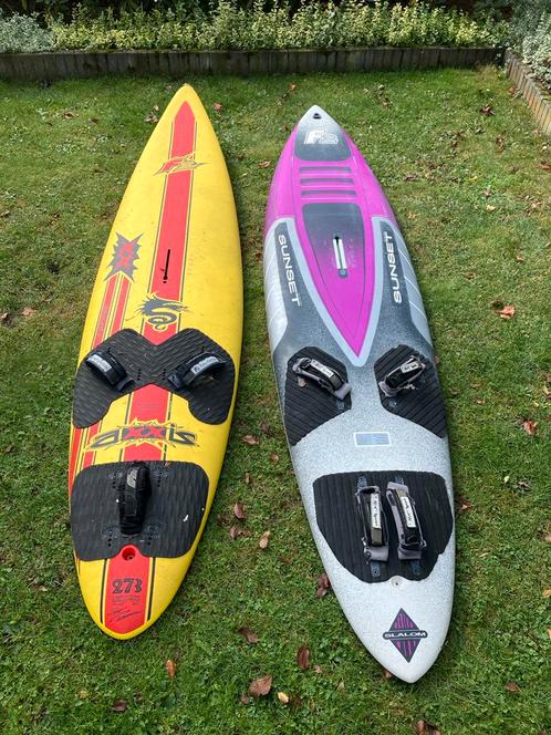Twee F2 Surfplanken - Leuk voor Decoratie!, Watersport en Boten, Windsurfen, Gebruikt, Plank, Ophalen