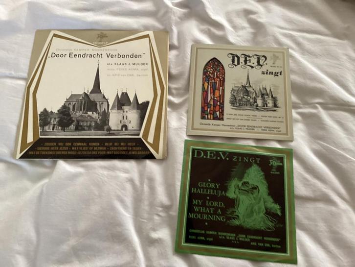 D.e.v lp en singles uit kampen, Cd's en Dvd's, Vinyl | Overige Vinyl, Zo goed als nieuw, Overige formaten, Ophalen of Verzenden