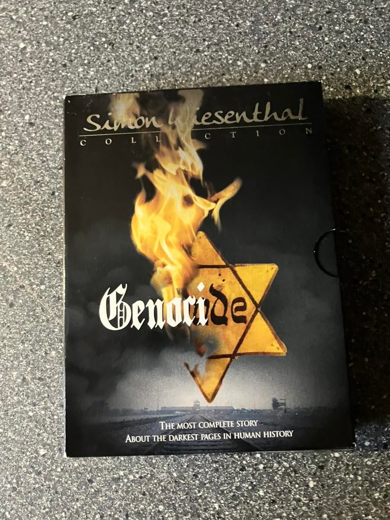 Simon Wiesenthal - Genocide - 4-Disc, Vanaf 16 jaar, Ophalen of Verzenden, Zo goed als nieuw, Oorlog of Misdaad