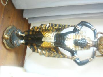 groot egyptisch beeld  beschikbaar voor biedingen