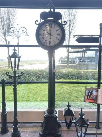 Handgemaakte stationsklok – diverse plekken mogelijk beschikbaar voor biedingen