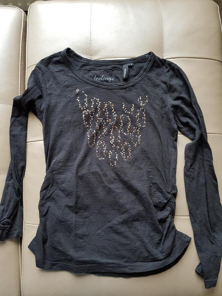 t-shirt,getailleerd longsleeve S leuke studs zwart, Kleding | Dames, T-shirts, Zo goed als nieuw, Maat 38/40 (M), Zwart, Lange mouw