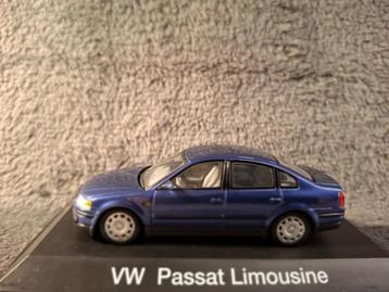 Volkswagen Passat Limousine 1:43 - 1998 - Blue Metallic beschikbaar voor biedingen