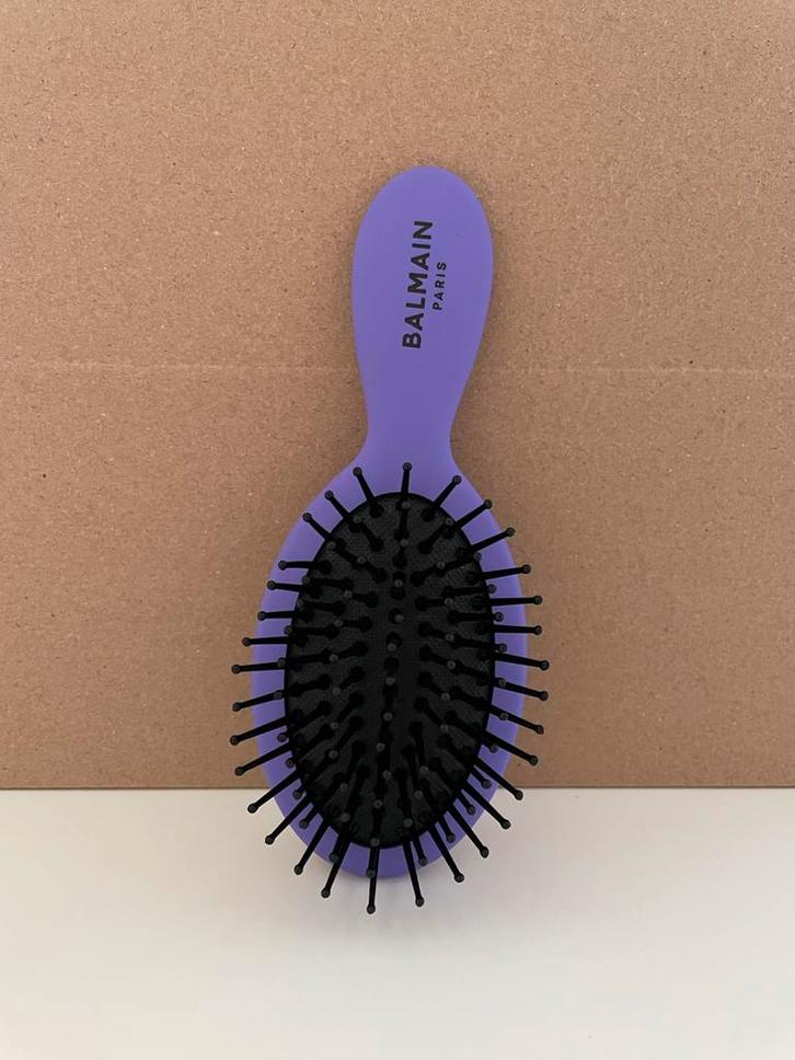 Balmain Hair All Purpose Spa Brush/mini haarborstel paars, Sieraden, Tassen en Uiterlijk, Uiterlijk | Haarverzorging, Nieuw, Kam of Borstel