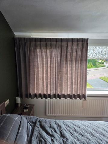 Te koop: 12 grijskleurige gordijnen. beschikbaar voor biedingen