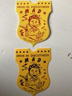 2 stickers Drive-In Discotheek MAD (strip), Verzamelen, Verzenden, Zo goed als nieuw