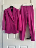 Nikkie pak blazer en pantalon roze XS 34 / 32, Maat 34 (XS) of kleiner, Nikkie, Ophalen of Verzenden, Roze