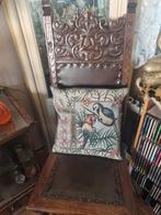 Antieke eikenhouten kerkstoel met lederen zitting, Antiek en Kunst, Antiek | Meubels | Stoelen en Banken, Ophalen