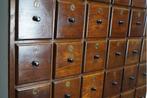 Grote Nederlandse eiken apothekerskast / kapperskast, 1920, Huis en Inrichting, Kasten | Ladekasten, Niet ingevuld, Gebruikt, 100 tot 150 cm