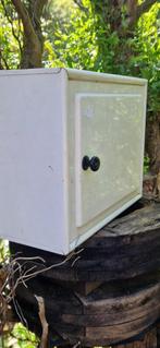 Prachtig doorleefd metalen medicijnkastje (brocante), Ophalen of Verzenden, Gebruikt