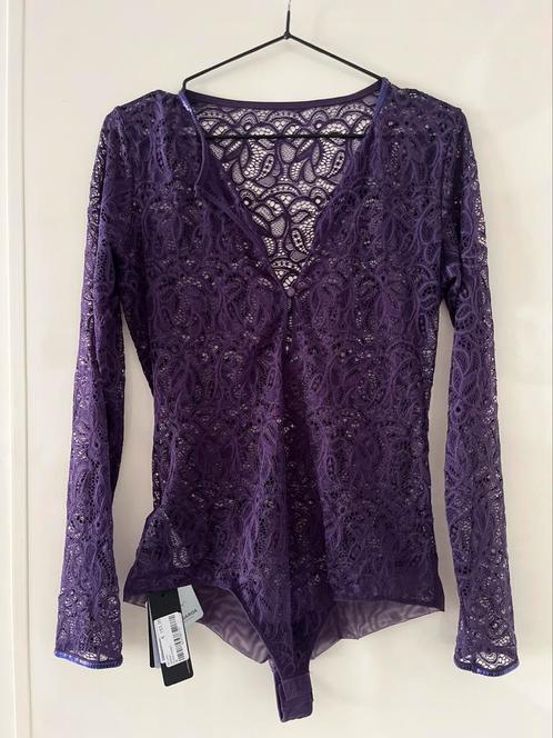 Andres Sarda body / M, Kleding | Dames, Tops, Zo goed als nieuw, Paars, Lange mouw, Ophalen of Verzenden