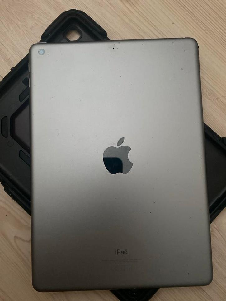 iPad - Defect scherm, Computers en Software, Apple iPads, Gebruikt, Apple iPad, Wi-Fi, 10 inch, 32 GB, Grijs, Ophalen of Verzenden