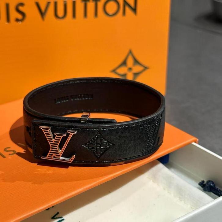 Louis Vuitton Armband - Stijlvol Accessoire, Sieraden, Tassen en Uiterlijk, Armbanden, Zo goed als nieuw, Leer, Zwart, Met bedels of kralen