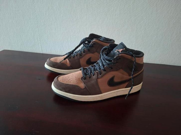 Nike Air Jordan 1 Mid SE Dark Chocolate 45.5  45 1/2, Kleding | Heren, Schoenen, Zo goed als nieuw, Overige kleuren, Ophalen of Verzenden