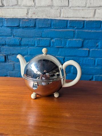 Vintage art deco theepot met isolatie beschikbaar voor biedingen