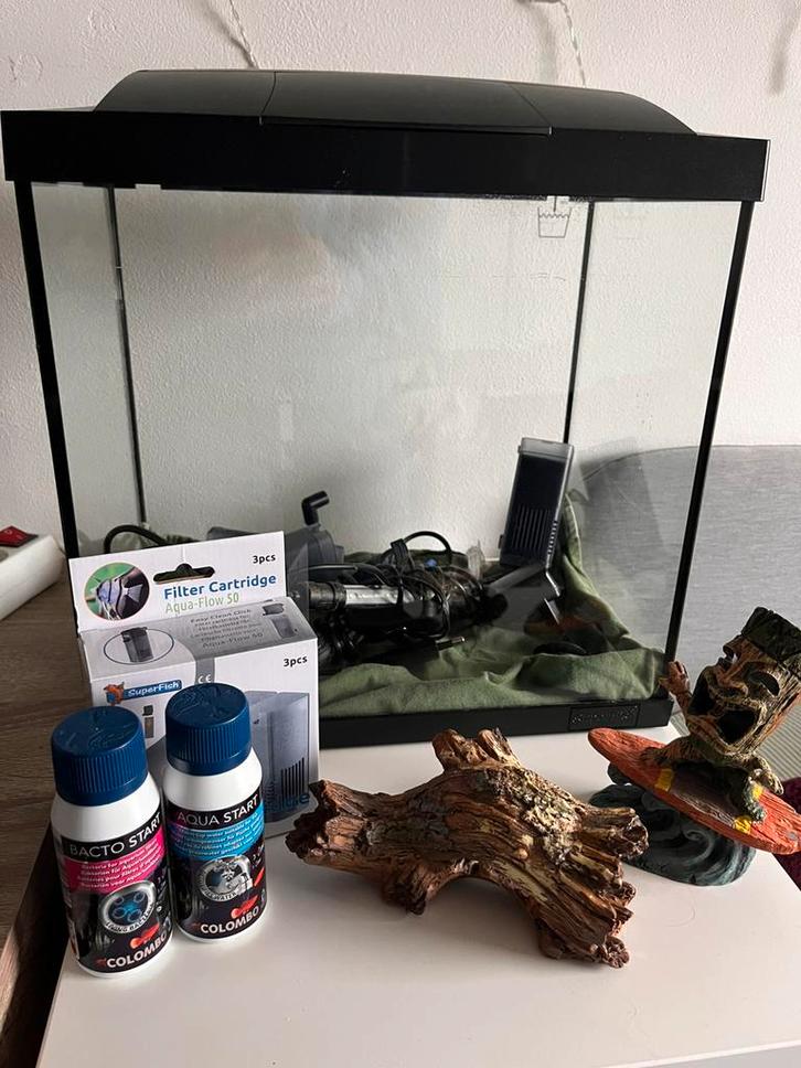 Aquarium 30 liter - compleet., Dieren en Toebehoren, Vissen | Aquaria en Toebehoren, Zo goed als nieuw, Leeg aquarium, Ophalen