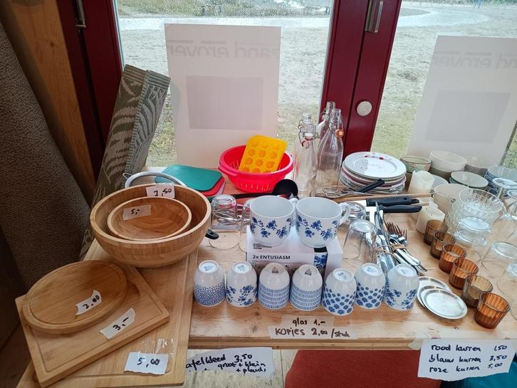 Glazen, bestek, planken, bordjes, soepketel en bakjes, Hobby en Vrije tijd, Overige Hobby en Vrije tijd, Zo goed als nieuw, Ophalen