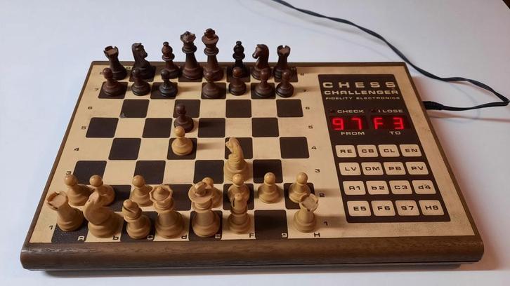 Schaakcomputer Chess Challenger 7, Hobby en Vrije tijd, Gezelschapsspellen | Bordspellen, Zo goed als nieuw, Een of twee spelers